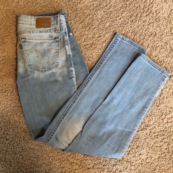 Levi’s Lightwash Jeans - Picture 4 of 8
